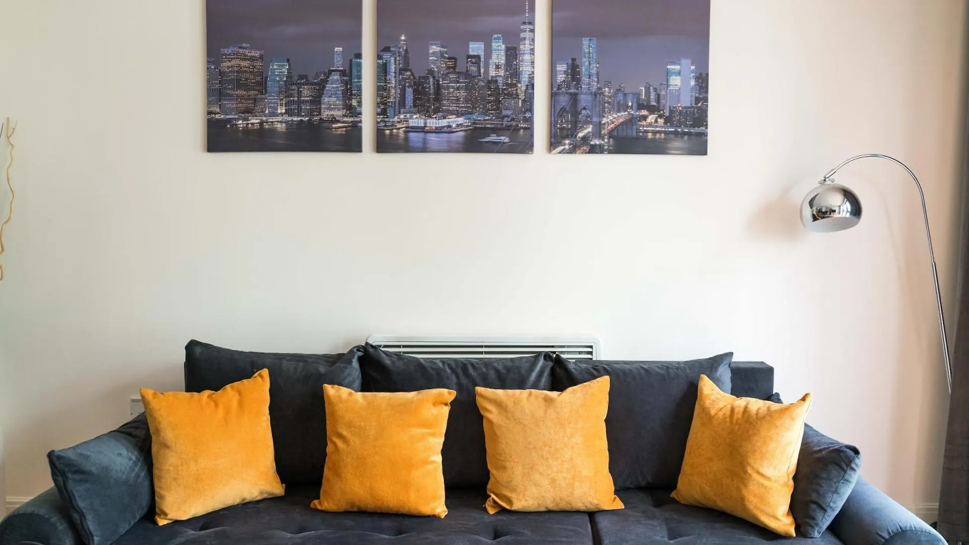 Stylish Apartment Near Central London
