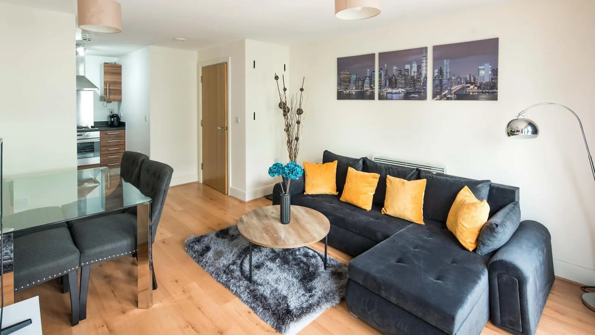 Stylish Apartment Near Central London