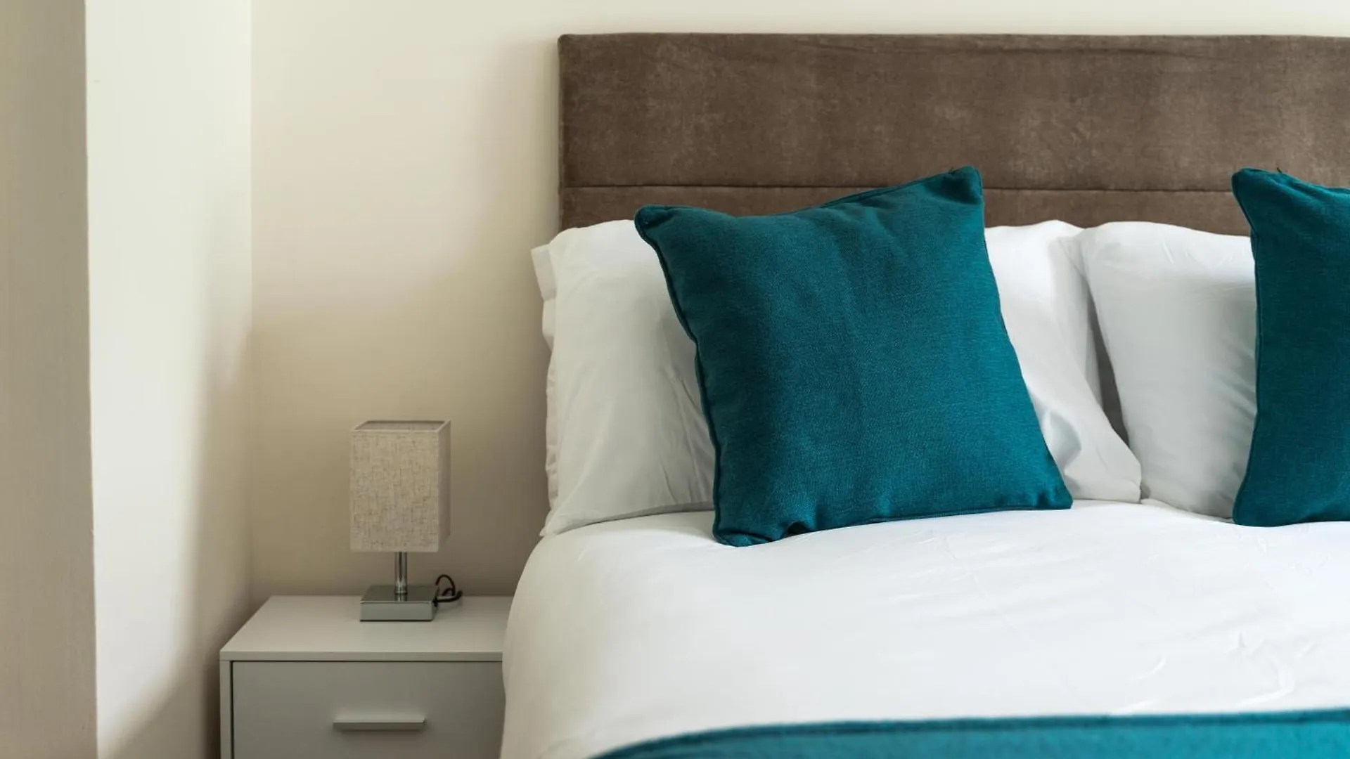 Stylish Apartment Near Central London 0*,  United Kingdom