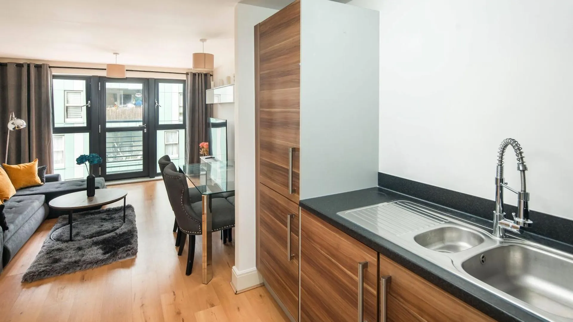 Stylish Apartment Near Central لندن 0*,